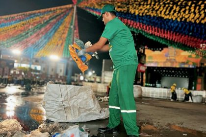 Serviço de limpeza no São João de CG