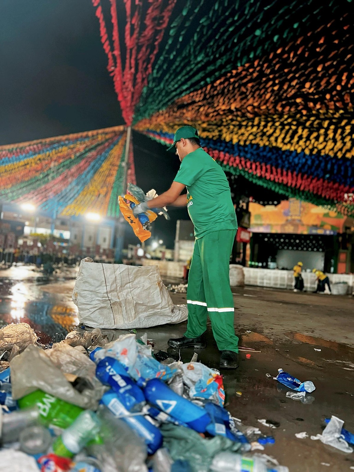 Serviço de limpeza no São João de CG