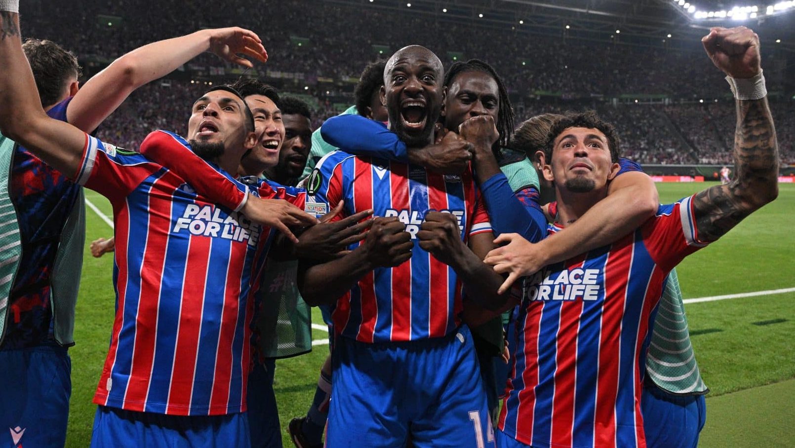 Crystal Palace vence Conference League