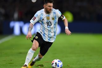 lionel-messi-da-argentina-em-jogo-contra-a-venezuela-pelas-eliminatorias-1648252902407_v2_4x3