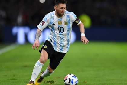 lionel-messi-da-argentina-em-jogo-contra-a-venezuela-pelas-eliminatorias-1648252902407_v2_4x3