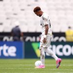 Neymar desolado na derrota do Santos