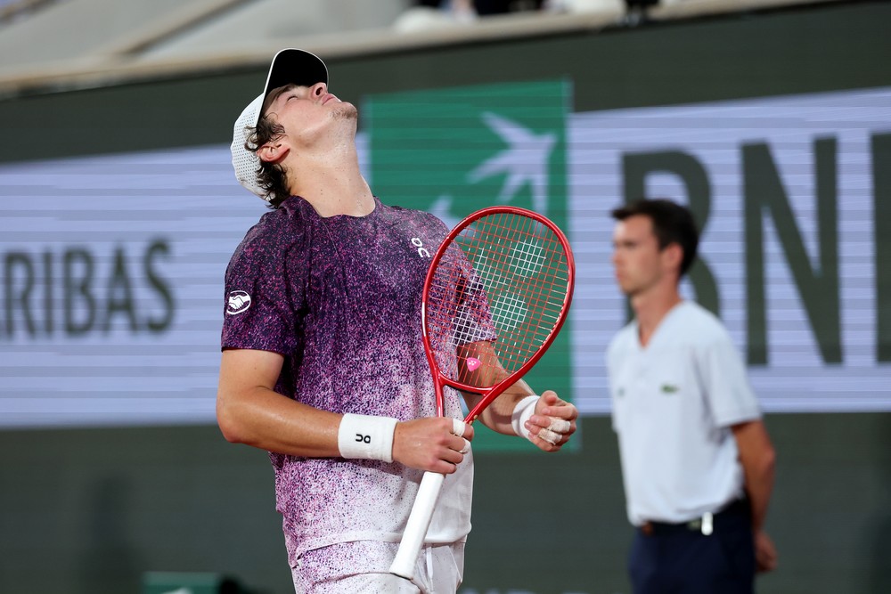 João Fonseca é derrotado em Roland Garros