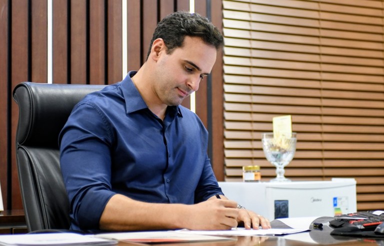 Lucas Ribeiro chama concursados na Paraíba
