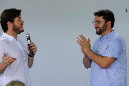 Raymundo Asfora Neto celebra decreto para professores da educação de CG